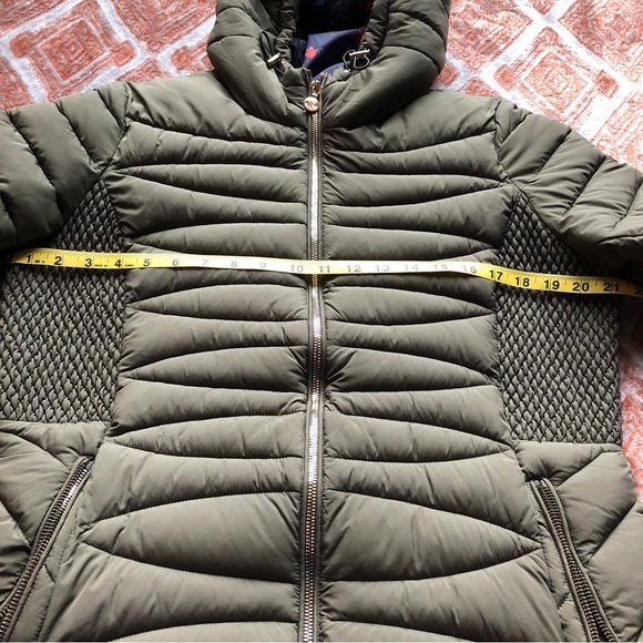 Bernardo Packable Puffer - Picture 4 of 16
